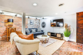Chic Derby Square Condo in the Heart of Salem!